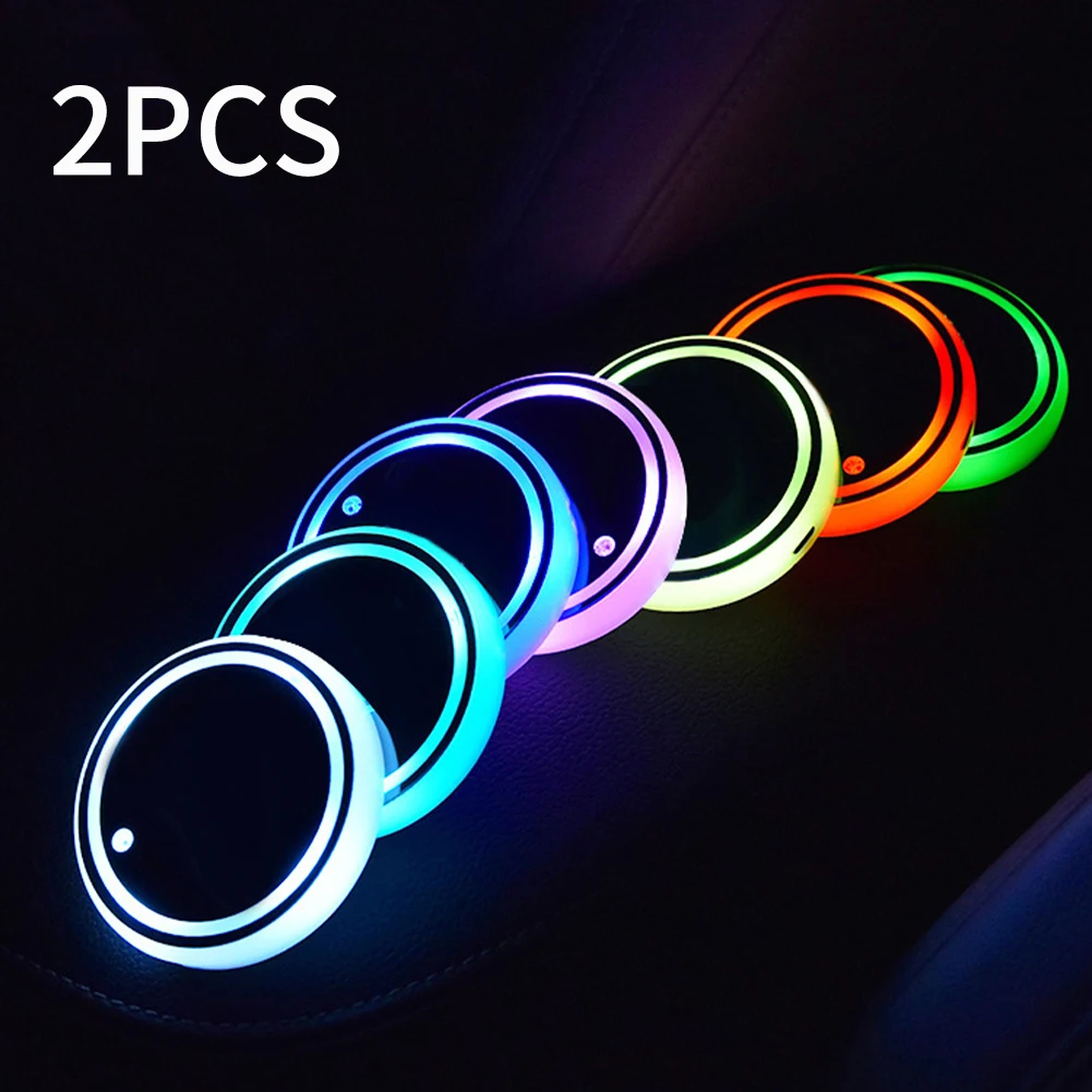 2 ks Luminiscenčných LED Auto Držiak Na Nápoj Akryl Dráha 7 Farieb Univerzálne Príslušenstvo Atmosféru Lampa USB Nabíjanie