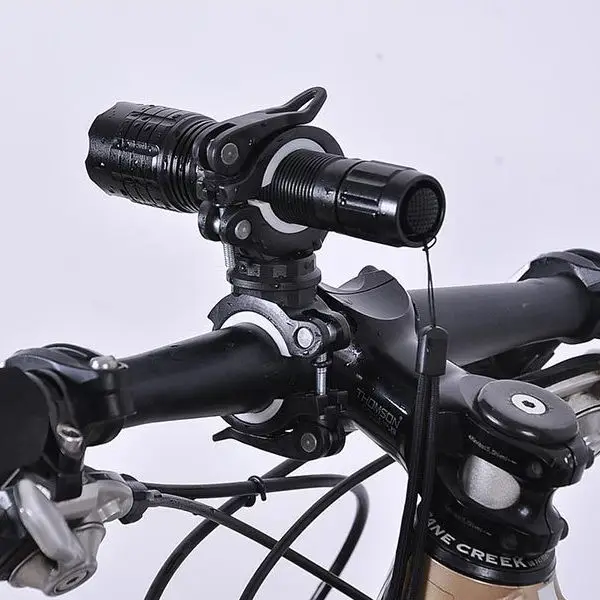 360 Stupňové Otáčanie Cyklistické Svetlo na Bicykel Dvojitý Držiak na LED Predné Baterka Lampa Čerpadla Riadidlá Montáž Držiaku Bicykla Accessorie bl