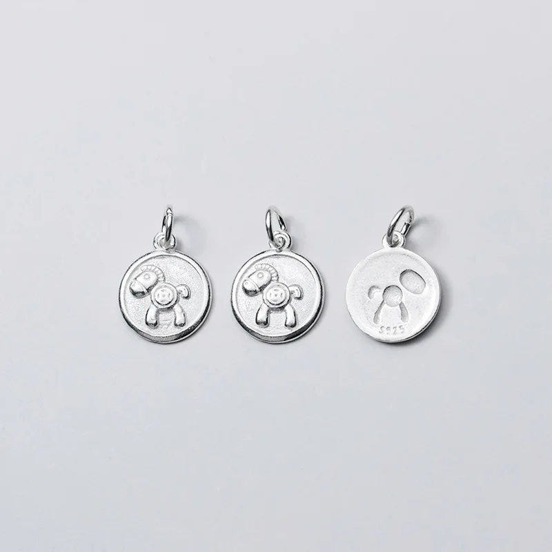 925 Sterling Silver Trendy Kolo Medailón Kúzlo Šťastia Mince Dieťa Kôň Vzor Náramky Strieborný Prívesok DIY Šperky Robiť
