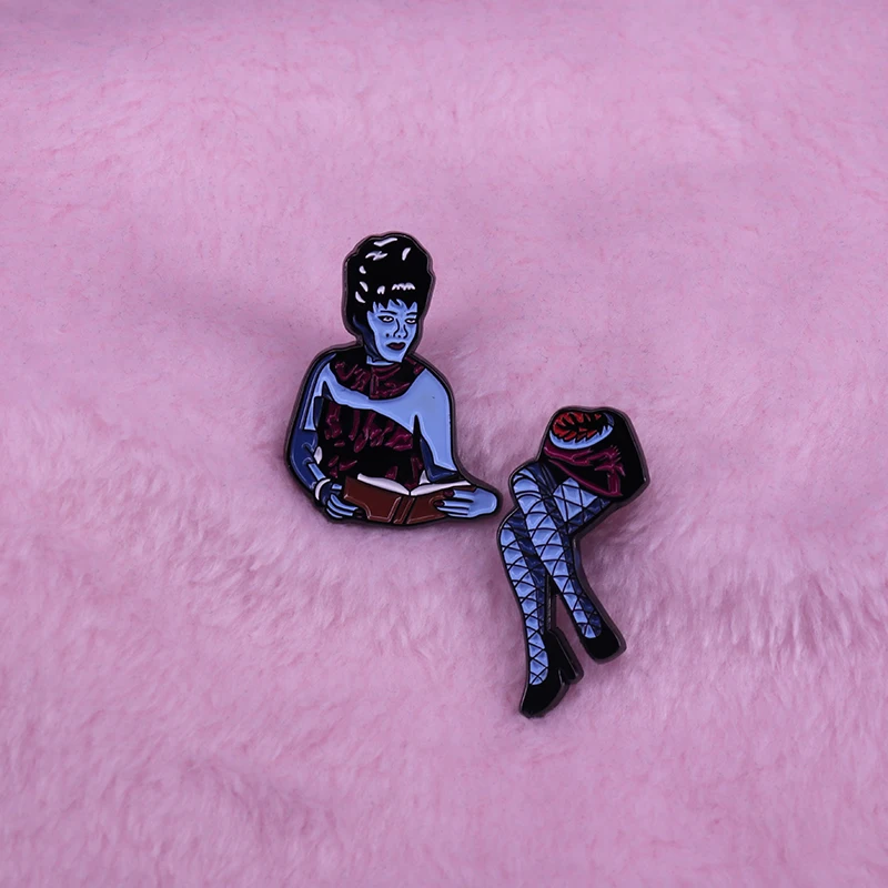 Beetlejuice - Pol lady pin Halloween horror art decor