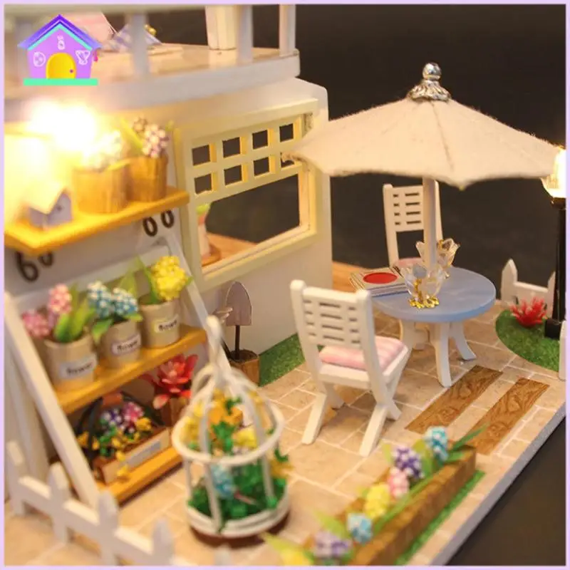 Dievčatá DIY Dreva Flash Miniatúrny domček pre bábiky Hračky Deti Ručné Doll House Montáž Simulácia Deti Zostaviť Hračka Narodeniny