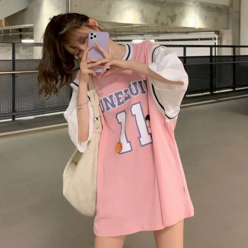 Falošné dva-kus basketbal jednotné t-shirt žena 2021 nové-krátke rukávy študent kórejský voľné strednej dĺžky pol-rukávy streetwear