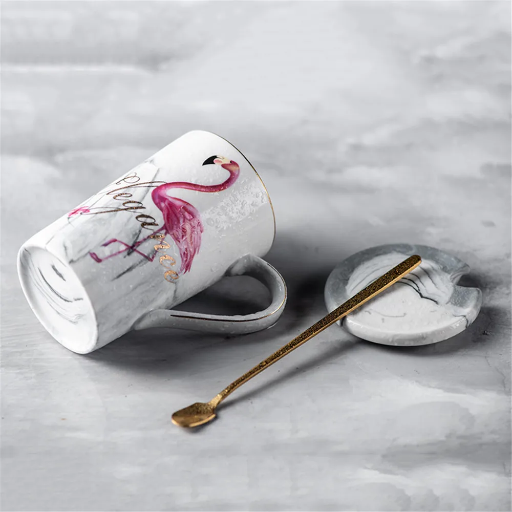 Kreatívne Mramoru Flamingo Keramický Hrnček Pozlátené Mlieko, Káva Teamugs S Lyžicou Rukoväť Domácnosti Office Pohár Pár Darček 1PCS