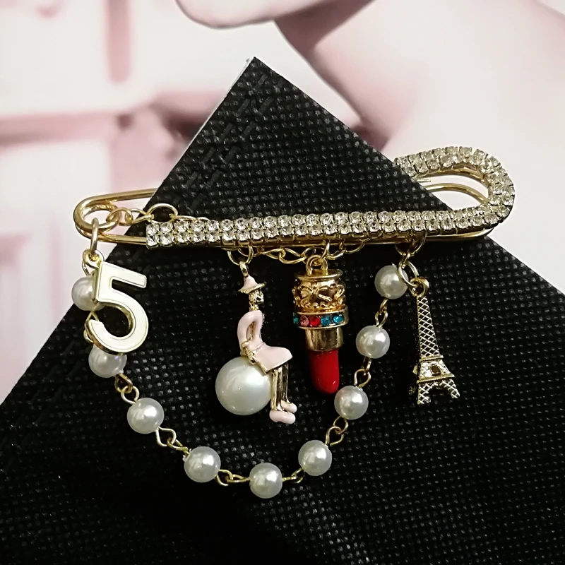 Kórejský trendy pearl brošňa kolíky šperky pre ženy accossery cc brošne brošňa luxusné šperky