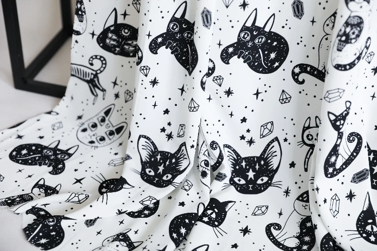 Mačka cartoon vzor obyčajný saténová potlačená tkanina detské šaty, košele, nohavice, oblečenie textílie