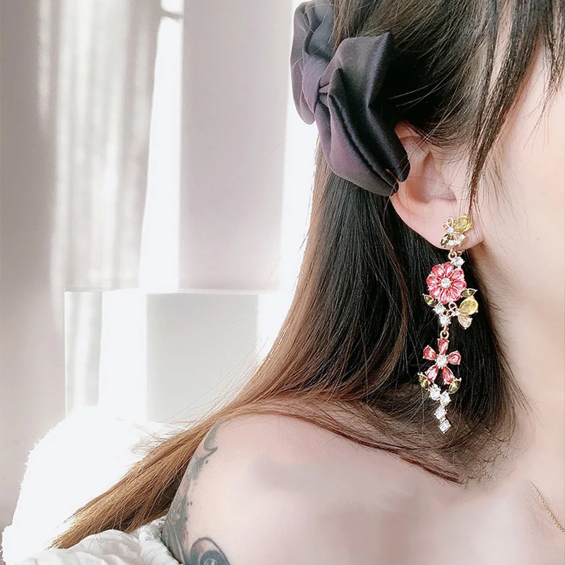 MWSONYA Nový kórejský Ružový Kvet Crystal Leaf Dlho Visieť Náušnice Pre Ženy Drahokamu Študentov Módne Temperament Strany Šperky