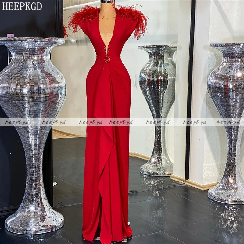 Nové Dlhý Červený Plášť Večer Formálne Šaty S Pierko V Krku Crystal Pierko Plus Veľkosť Prom Šaty Žien Sprievod Šaty Prispôsobiť
