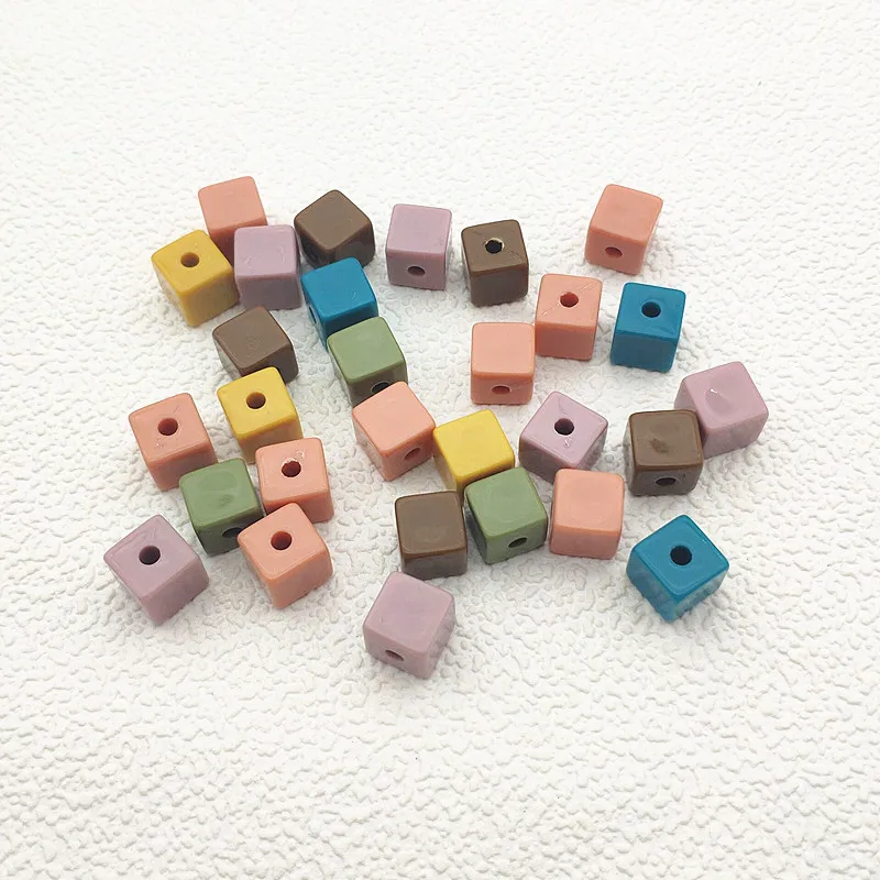 Nový príchod! 12 mm Náhodné mix farieb 100ks Akryl Cube-tvare guličiek na šperky robiť(Dizajn ako je uvedené)