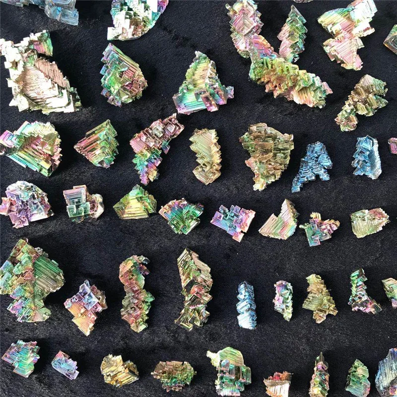 Prírodná Zelená Farba Kovu Bizmutu Crystal Vzor Pyramída V Tvare Rodiny Dekorácie Darček Liečivé Minerálne