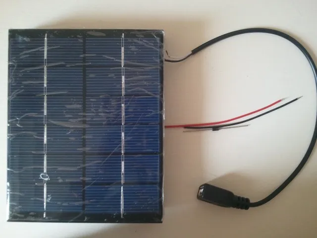 Solárny panel Polykryštalických radšej kvality 2W 6V. pre diy soalr svetlo, nabíjačka, ect. dať USB +dióda + pripojenie drôt Zadarmo