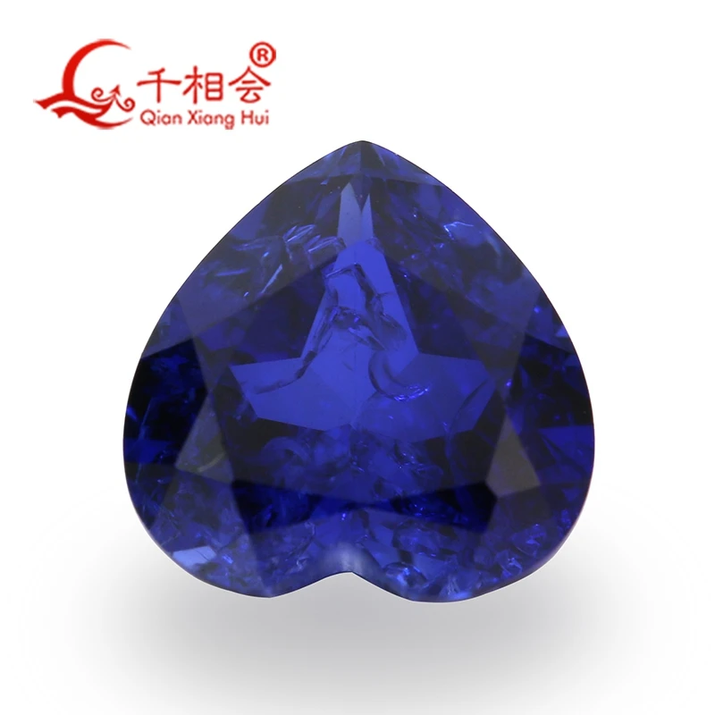 Srdce tvar umelé zafír modrá farba prírodná rez vrátane drobné trhliny a inklúzie korund voľné klenot kameň