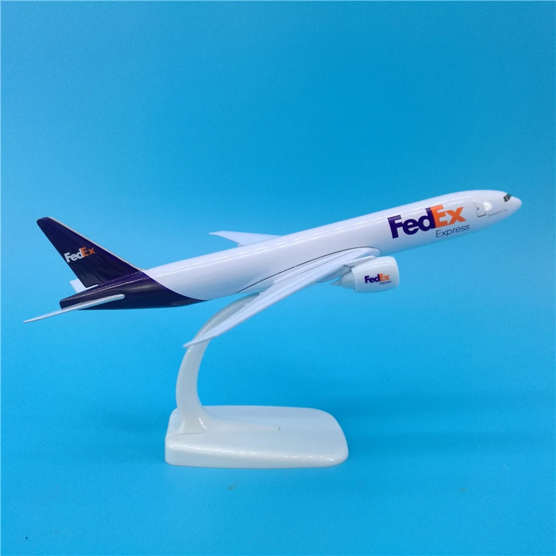 Standable letectva model 20 CM 1: 300 rozsahu B777 FedEx nákladné lietadlo lietadlo lietadlo die-casting hliníkový model hračka kolektívne hračka