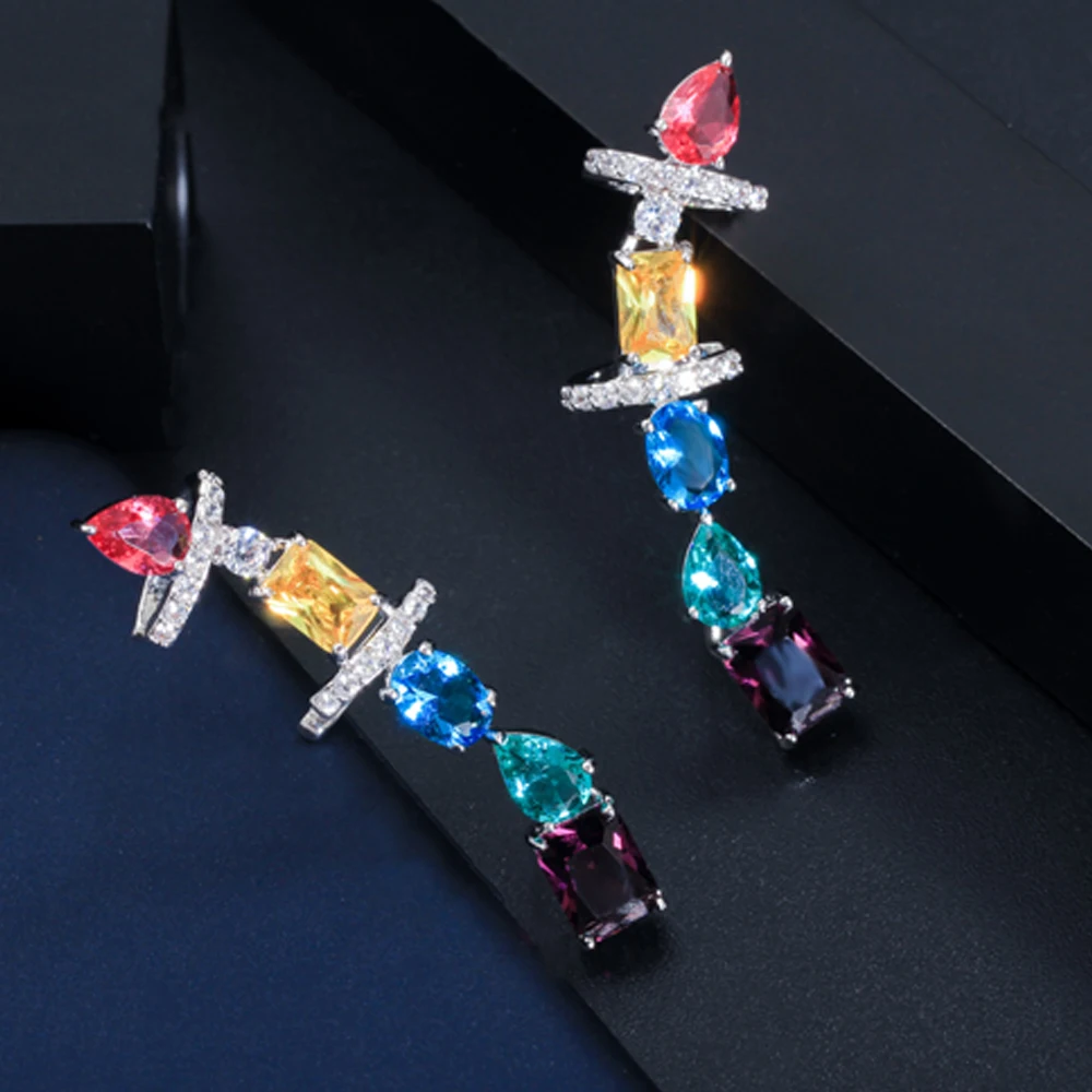 ThreeGraces Jedinečný Multicolor Kubických Zircoina Crystal Putá Dlho Klip Stud Náušnice pre Ženy Vianočný Večierok Šperky Darček ER319