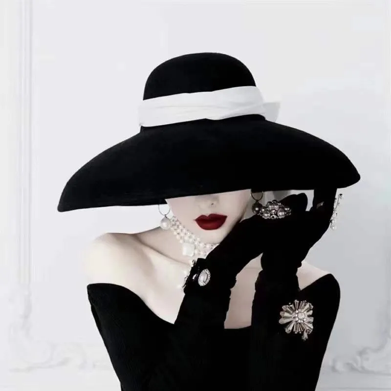 Vintage Francúzskej Elegantné Dámy Klobúk Minimalistický Anglicko Bowknot Black Jar Jeseň Zamatovou Stuhou Strany Hepburn Žena Retro Spp