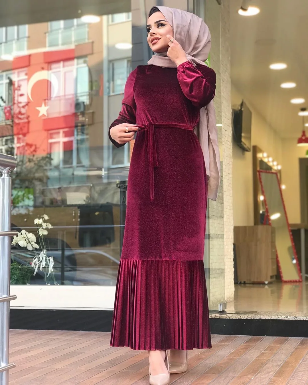 Wepbel Slim Fit Dlhý Rukáv Abaya Elegantné Velvet Moslimské Oblečenie Farbou Vysoký Pás Šaty Plus Veľkosť Lotus Leaf Maxi Šaty