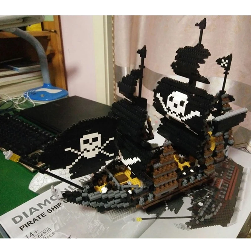 YZ 66520 Caribbean Pirate Black Pearl Loď 3D Model DIY 3633pcs Malé Mini Diamond Blokov Tehlovej Budove Hračka pre Deti, žiadne Okno