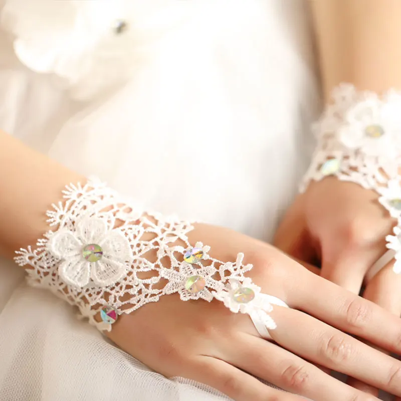 Čipky krátke biele bezprstové módne kvet dievča bridesmaid, ženy tanečnú párty výkon prstové rukavice