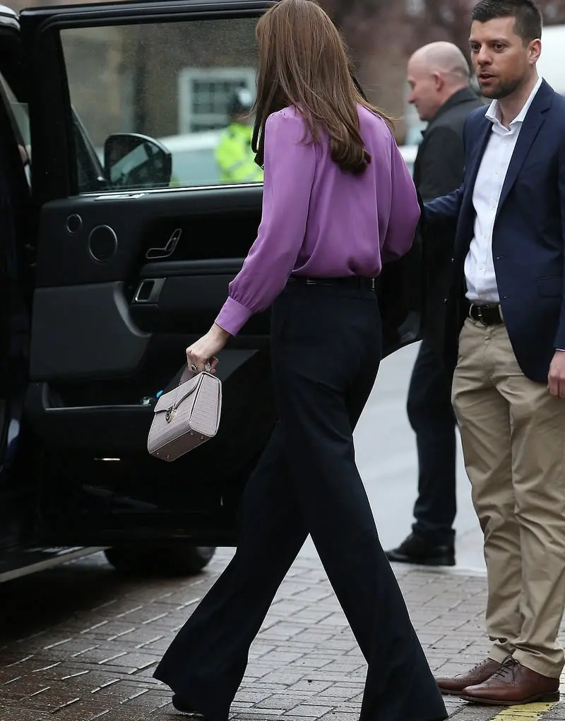 2019 Princezná Kate Middleton fialová Blúzky módne Luk dizajnér OL dlhý rukáv košele 780