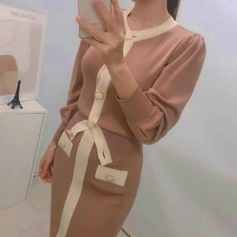 2021 Jeseň kórejský Pletené Farba-blokované Kus Dvoch Sád Ženy Dlhý Rukáv Cardigan + Elastický Pás Dlhé Sukne, Obleky, Oblečenie