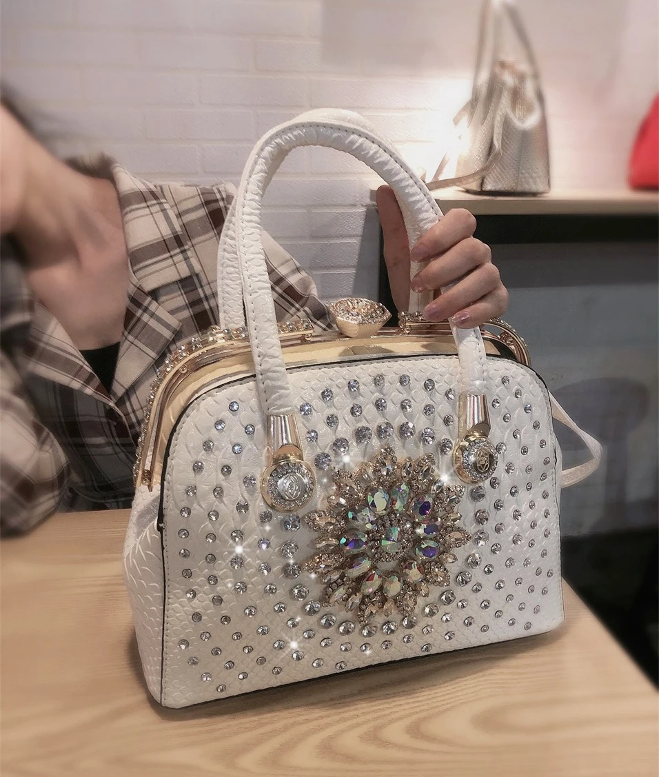 Dámske luxusné kožené kabelky slávny návrhár dámy ramenní taška 2019 nové dievča spojka taška diamond crossbody bag vak hlavné femme