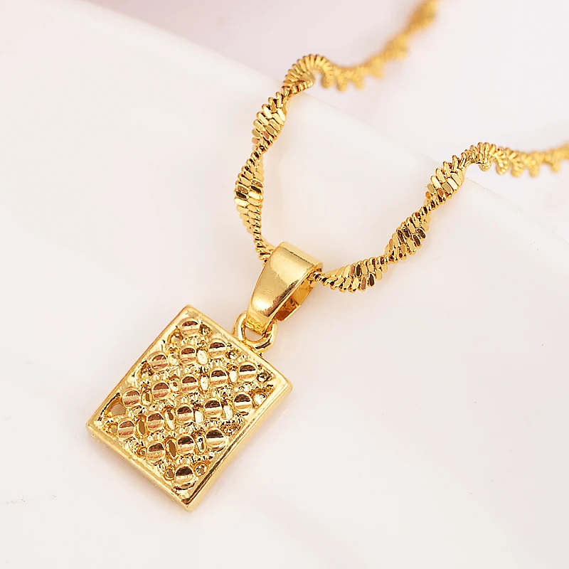 Gold Dubai indiaVintage Afriky Korálky Šperky Sady pre Ženy Fashion Square Charms Náhrdelníky Náušnice Svadobné Šperky, Darčekové Sety