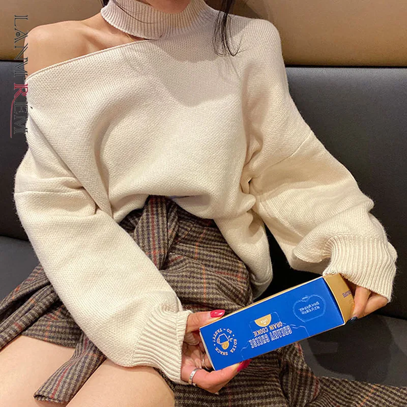 LANMREM Južná Kórea skoro na jar nový produkt očarujúce non-záverečný sexy single-ramenný duté off-ramenný strednej dĺžky sveter