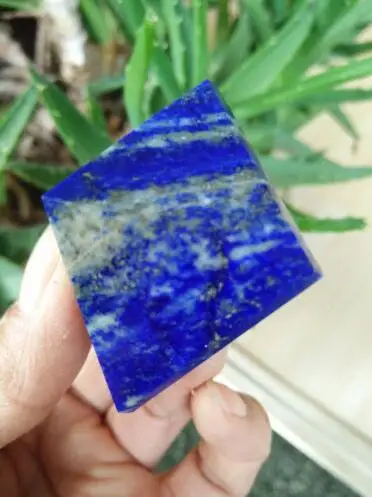 Liečivé prírodné lapis lazuli kremeň pyramída