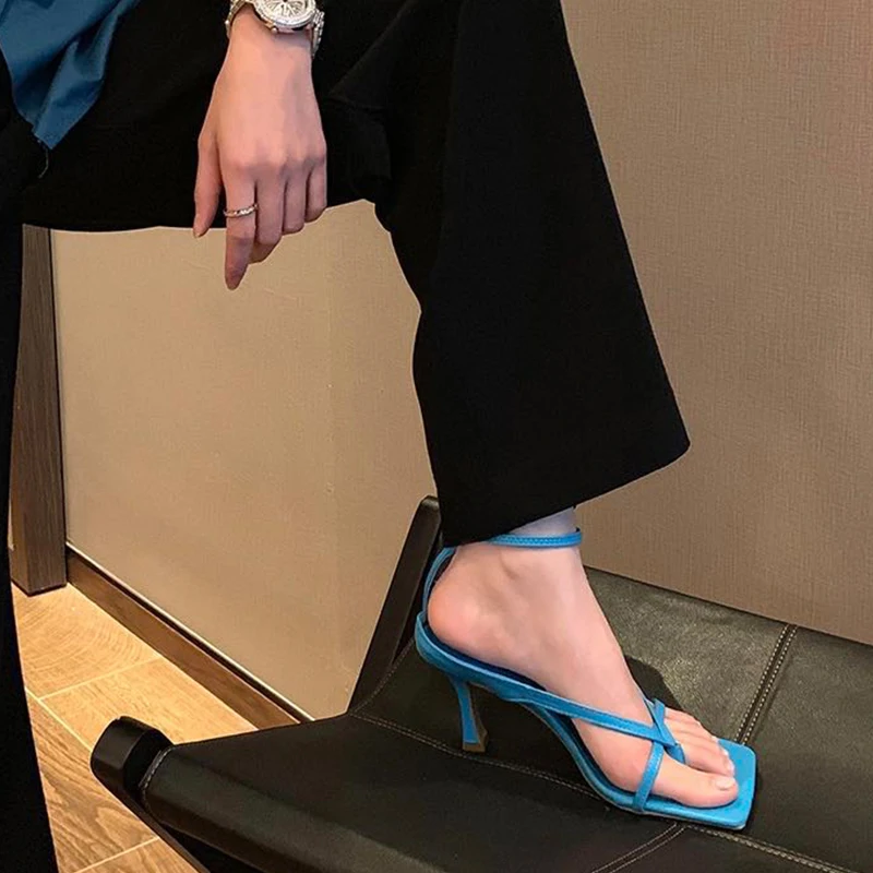 Med Tenké Päty Modrá Sandále Ženy Úzke Pásmo Vintage Štvorcové Prst Klip Prst Sandále Elegantné Letné Topánky Sandále Strappy