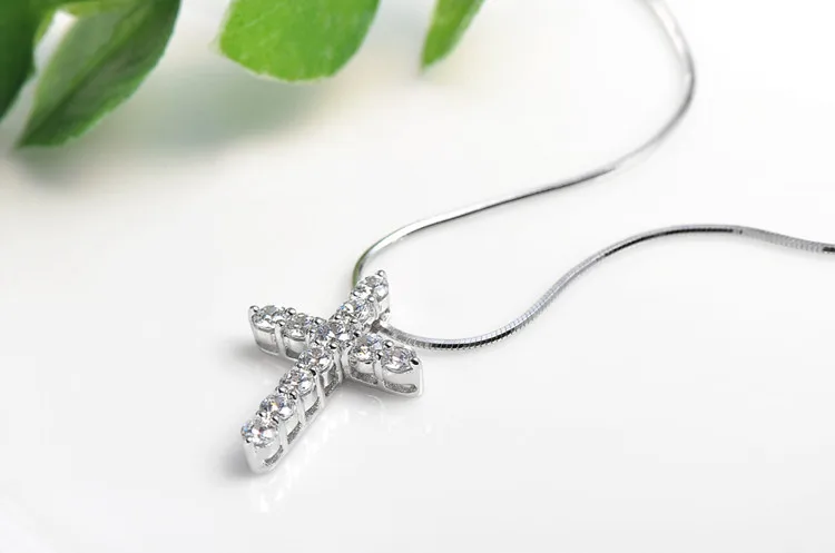 Nový príchod kvalitnú módu kríž lesklé zirkón 925 sterling silver dámy'pendant šperky, náhrdelníky darček k narodeninám