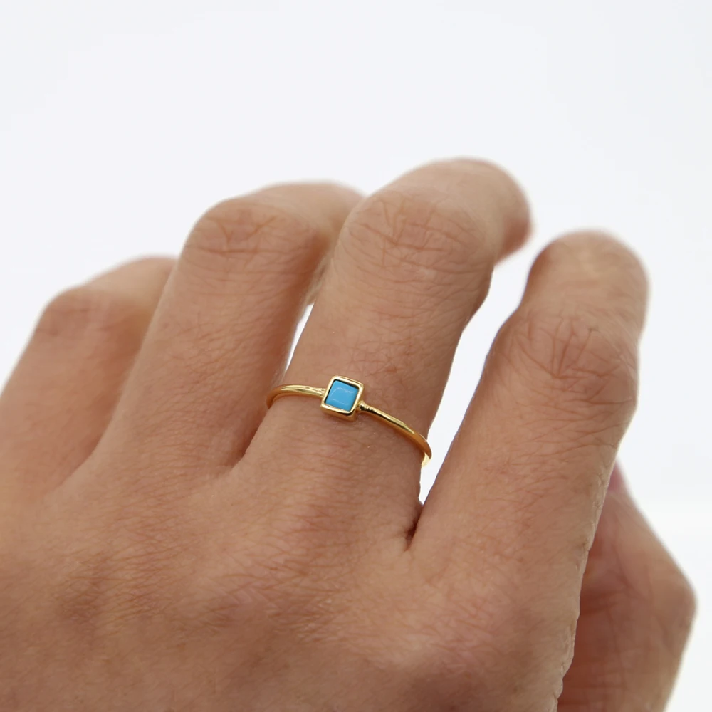 Turquoises kamenný kruh minimálne moderné šperky najvyššej kvality 925 sterling silver tenký modrý kameň Zapojenie kapela krúžok pre ženy