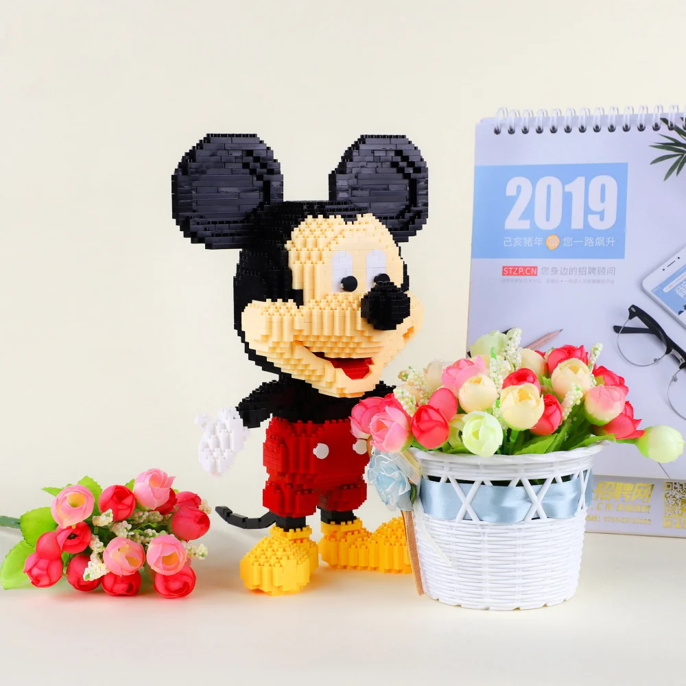 1831pcs+ Disney Mickey Mouse Diamond Blokov Micro 3D Model Classic Cartoon Mini Tehly hodnoty Pre Tehly Hračky