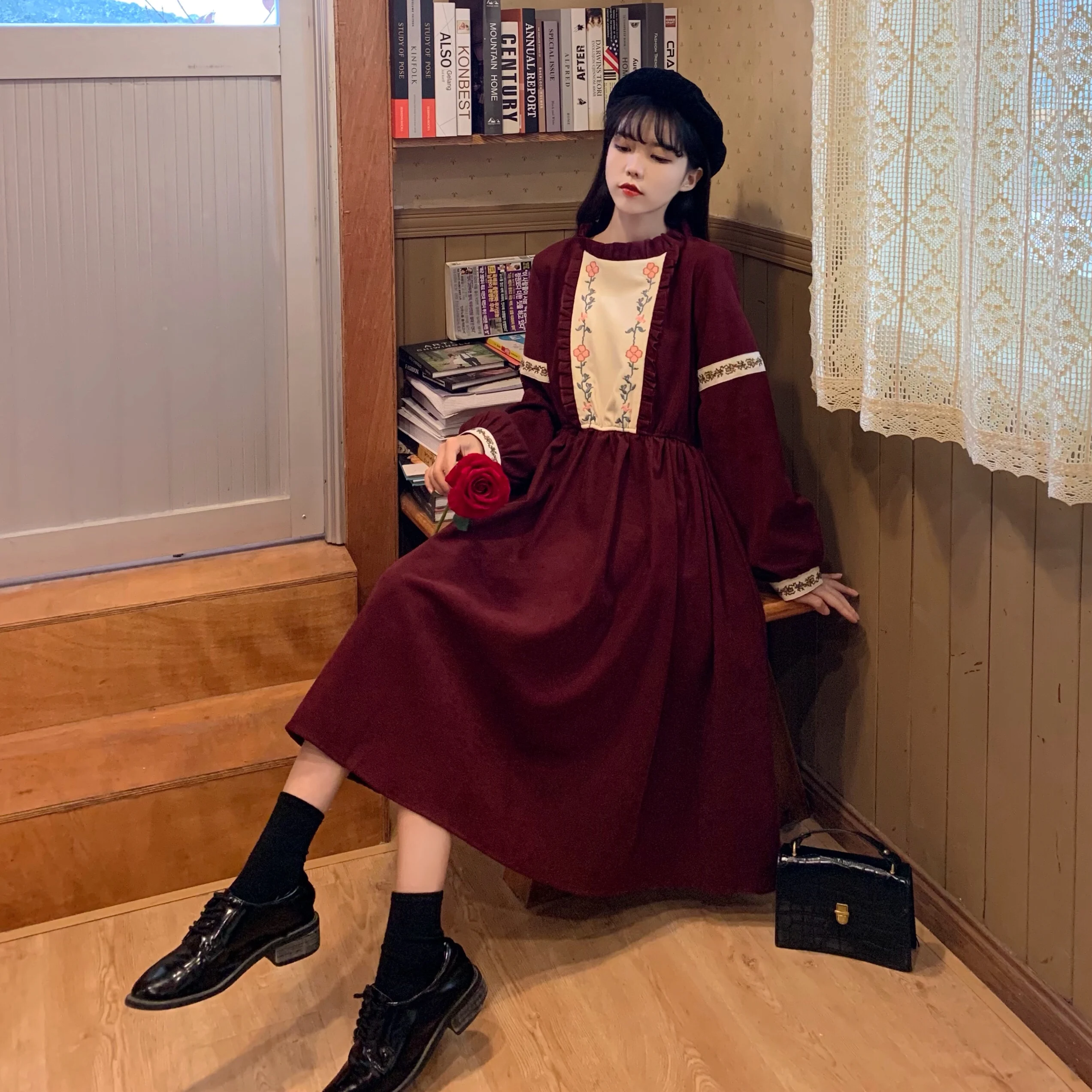 Japonský Kawaii Vintage Čínske Červené Ženy Šaty 2020 Jeseň Zima Vintage Hepburn Voľné Kvetinové Výšivky Žena Šaty Vestido