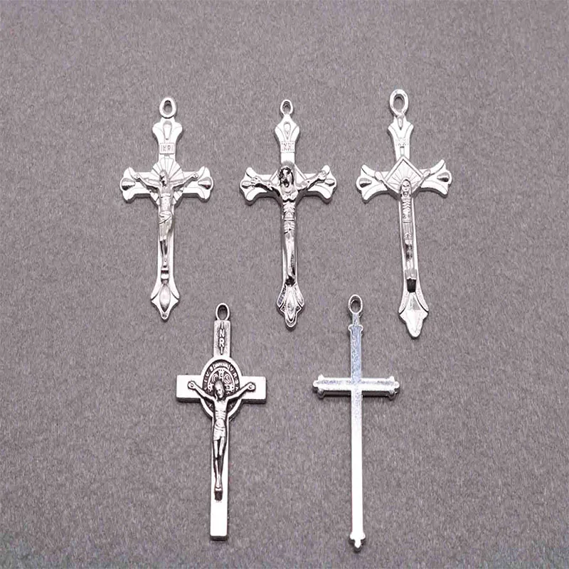 Katolícka Všeobecné Kríž Medaila 100 kusov veľkoobchod. Klasické Ručné Korálkové Kríž Medaila Prívesok