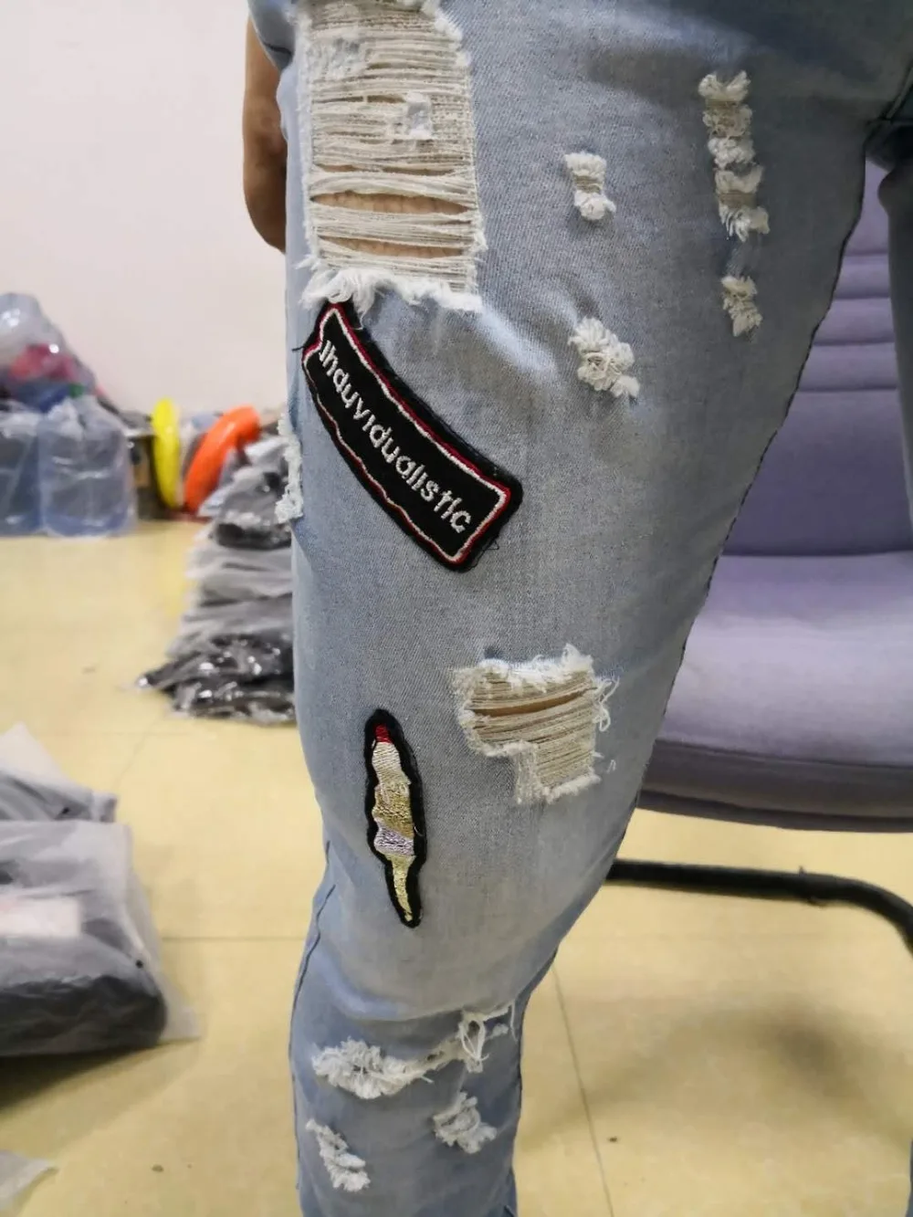 Móda Nový Muž otvor odznak výšivky džínsové nohavice nohavice pánske streetwear hiphop chudá Bežné Patch Džínsy