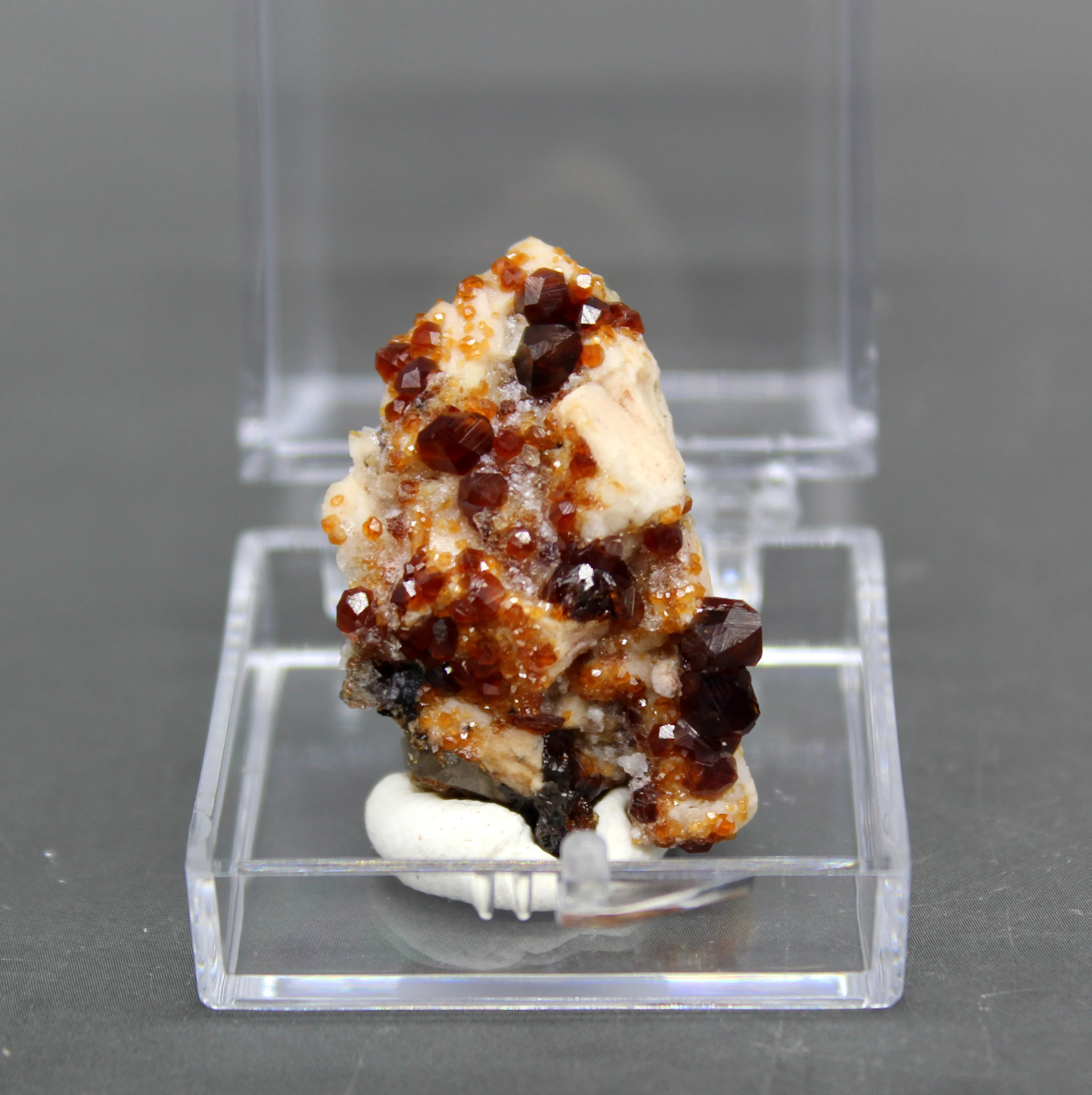 Prírodné žiarivka, Granát, minerálne vzor kamene a kryštály liečivé kryštály kremeňa drahokamy veľkosť boxu 3.4 cm