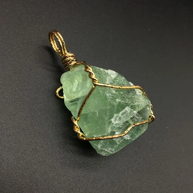 Ručné Drôt Zabalené Zlatá Farba Nugety Nepravidelný Pôvodnej Kamennej Prírodné Zelené Fluorite Quartz Stone Prívesky Ženy Šperky