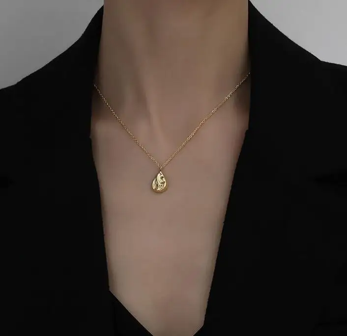 SOMMAR Nové 2020 hot predaj žena 18KGP Zlatom Vyplnené náhrdelníky & prívesky pre ženy dorp veľký náhrdelník charms