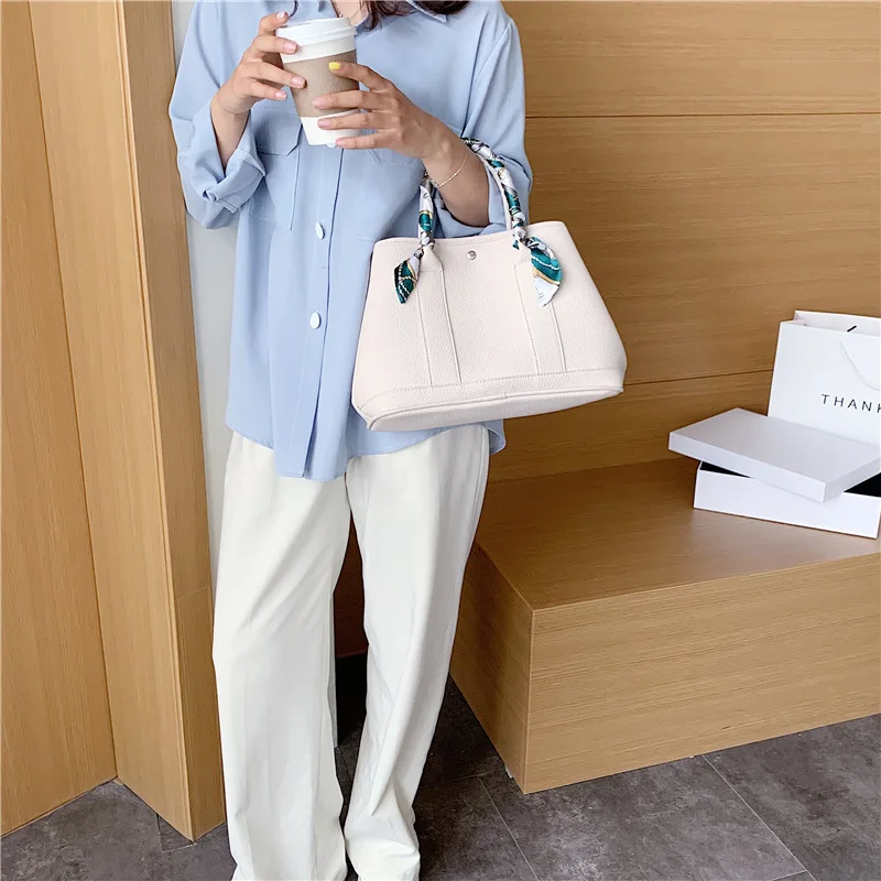 Veľká-kapacita vrecka žena 2020 nová vlna kórejská verzia wild one-ramenný messenger taška módu hodvábna šatka kabelka