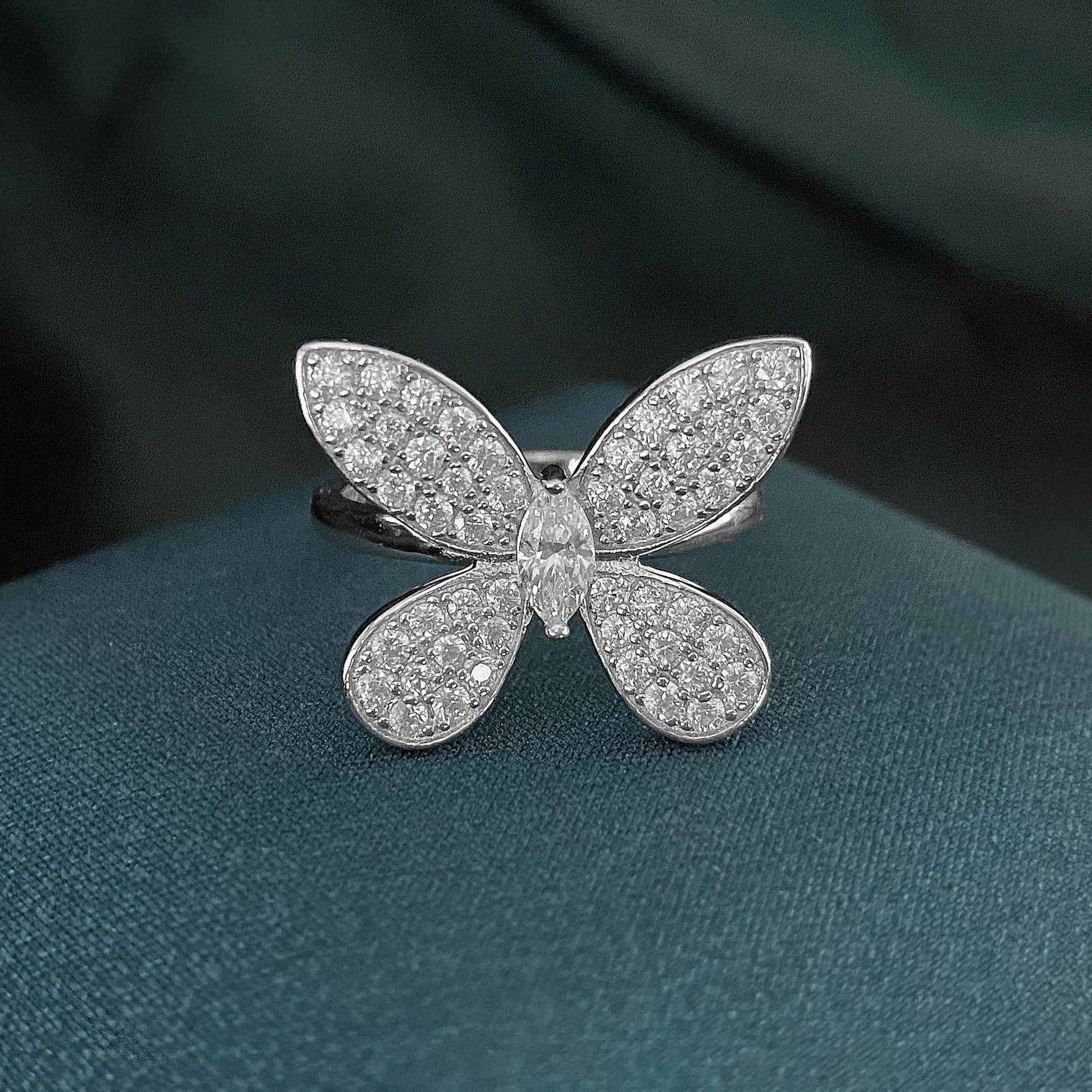 Wong Dážď Luxusné 925 Sterling Silver Vytvorené Moissanite Drahokam Zapojenie Svadobný Prsteň Motýľ Jemné Šperky Veľkoobchod