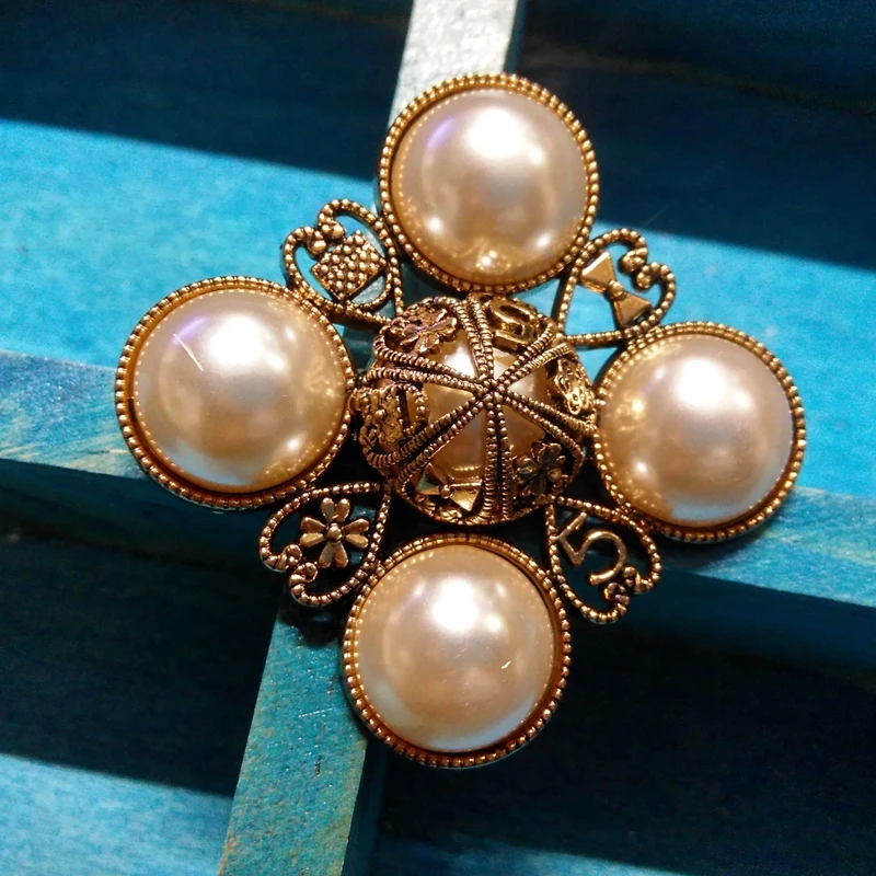 Číslo 5 pearl Brošňa Kolíky Broach Pre Ženy Sveter Šaty ročníka Slávnej Luxusné Značky Návrhár Šperkov 2017