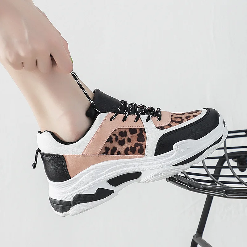 2020 harajuku moda leopard tlač Ľahkých žien robustný tenisky bežné kolo prst krajky-up ploché platformu Školiteľov dámske topánky na jar
