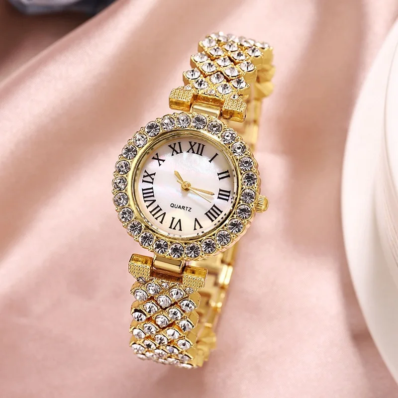 Luxusné módne diamantová vŕtačka tri farebné oceľové pásy tabuľka plná Roman slovo quartz hodinky ženy náramkové hodinky študentov