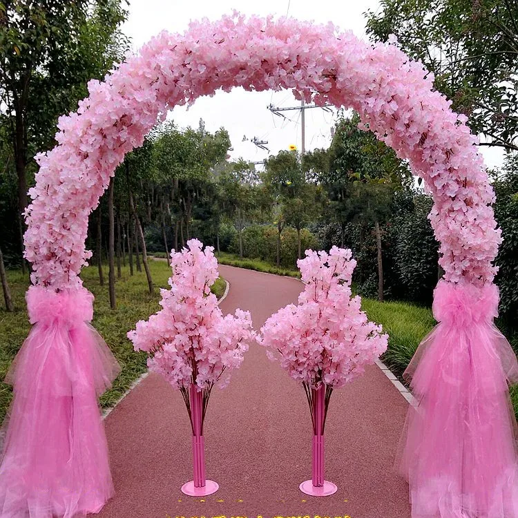 Luxusné svadobné Centrum kusy Kovové Svadobné Arch Dverí Visí Garland Kvet Stojan s Čerešňové kvety na svadbu pozadie Prop