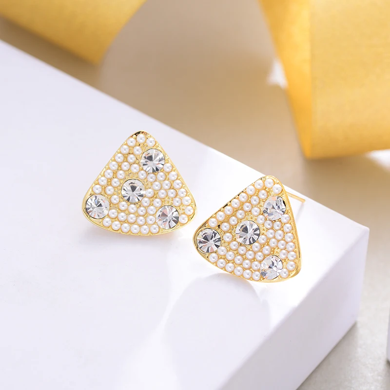 Shineland Elegantné Luxusné Simulované Crystal Pearl Trojuholník Stud Náušnice pre Ženy Geometrické Kovové Brincos Módne Šperky Darček