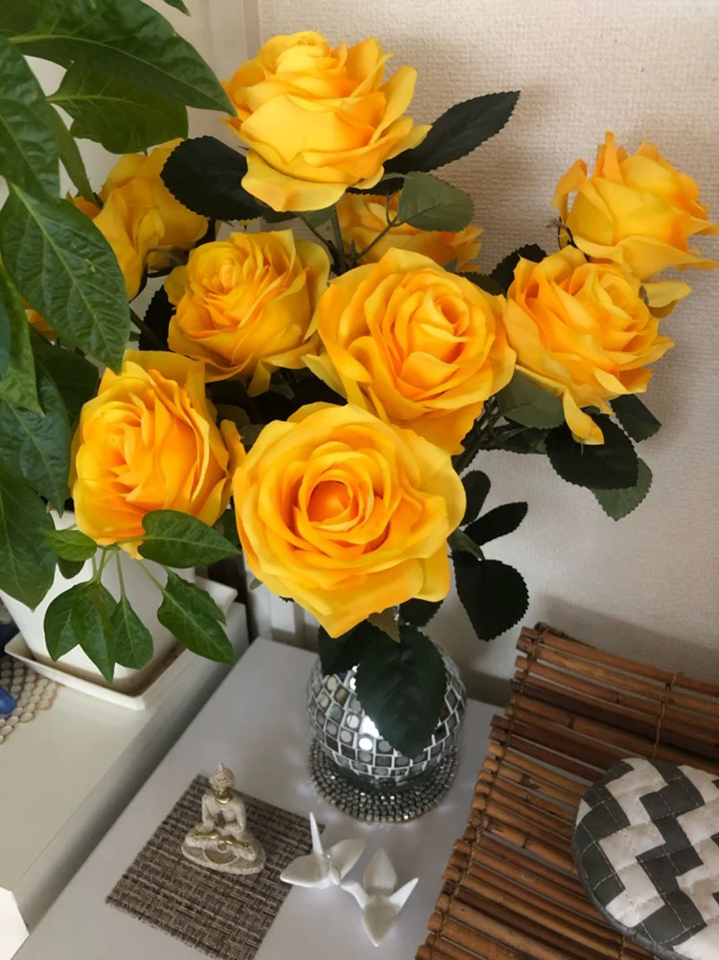 Umelý hodváb 1 Banda francúzsky Ruže Kvetinový Kytice Falošné Kvet Usporiadať Tabuľku Daisy Svadobné Kvety Decor Strany príslušenstvo Flores