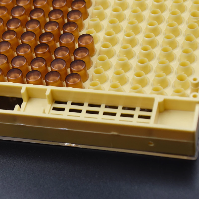 Včelárske náradie plastové Kráľovná Chov Systém Pestovania Poľa Bunky Poháre Bee Catcher Klietky Včelárskych Nástroj Zariadenia