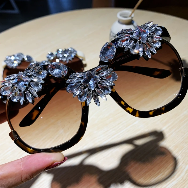 ženy slnečné okuliare značky dizajnér nadrozmerné okuliare Luxusné Daimond Tredy Dámy outdoor osobnosti slnečné okuliare UV400 oculos