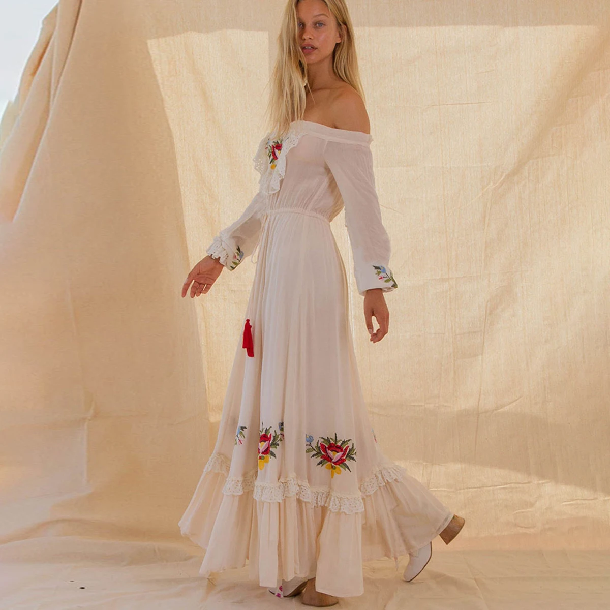 Boho Kvetinový Vyšívané Bielymi Maxi Šaty Jeseň Ženy Strapec Čipky Oprava Prehrabať Výbava Belted Dlhé Šaty 2020 Vintage Sundresses