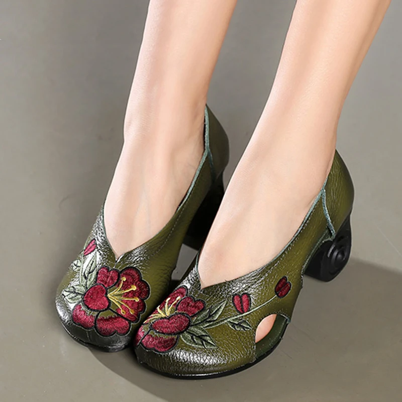 Jar Leto Čerpadlá dámske Topánky Pošmyknúť na Vyšívať Vintage Topánky Dámske Kvetinové Robustný Päty Originálne Kožené Sandále 2020