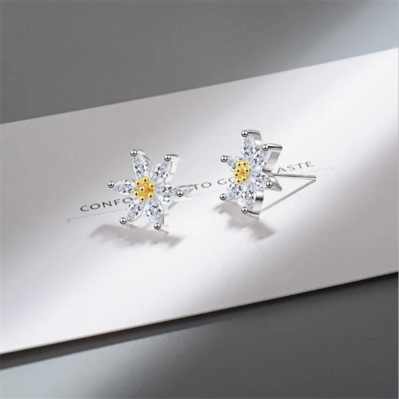 Nové Kreatívne Malé Daisy Nádherné 925 Sterling Silver Šperky Sladké Päť-špicaté Hviezdy Ženy Kvet Crystal Stud Náušnice SE894